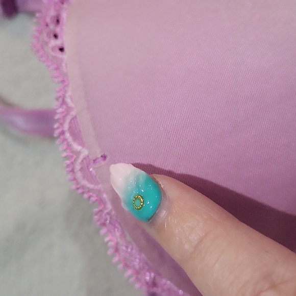 Victoria's Secret Bra - Picture 4 of 9